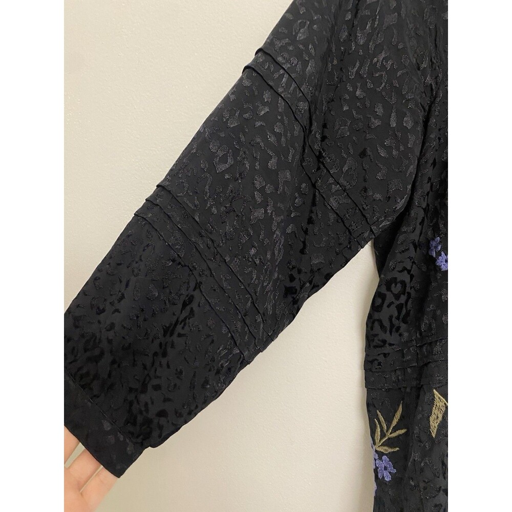Johnny Was Sassiba Pintuck Raglan Button Up Women’s S Black Embroidered Floral - Picture 8 of 10